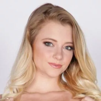 Pornstar Riley Star